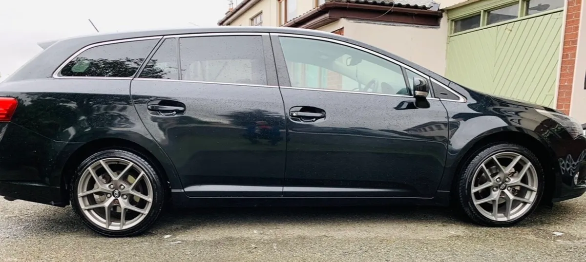 Toyota Avensis T27 - Image 2