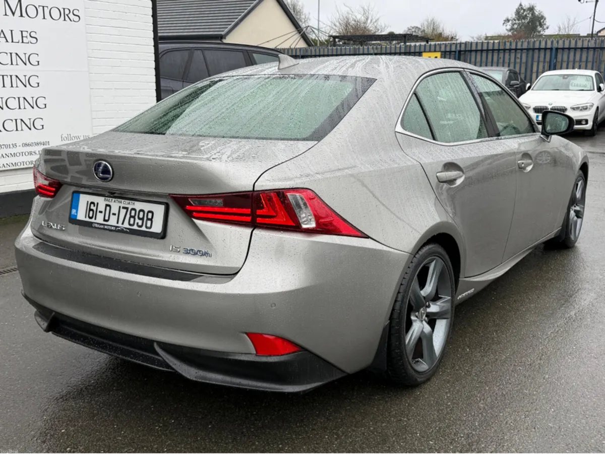 Lexus IS 2.5 IS300 HYBRID PREMIUM AUTO - Image 4