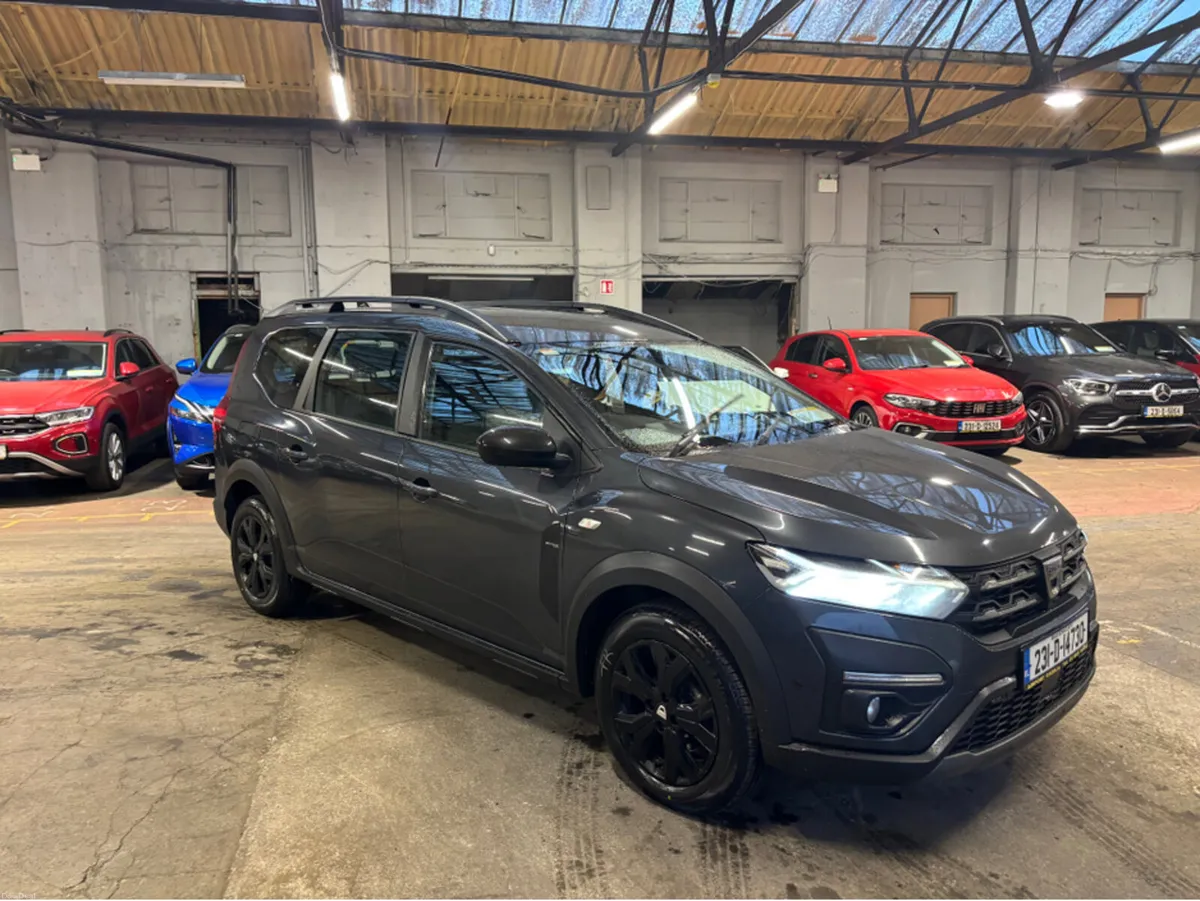 Dacia Jogger EXTREME SE TCE 110 5DR 7 Seater - Image 1