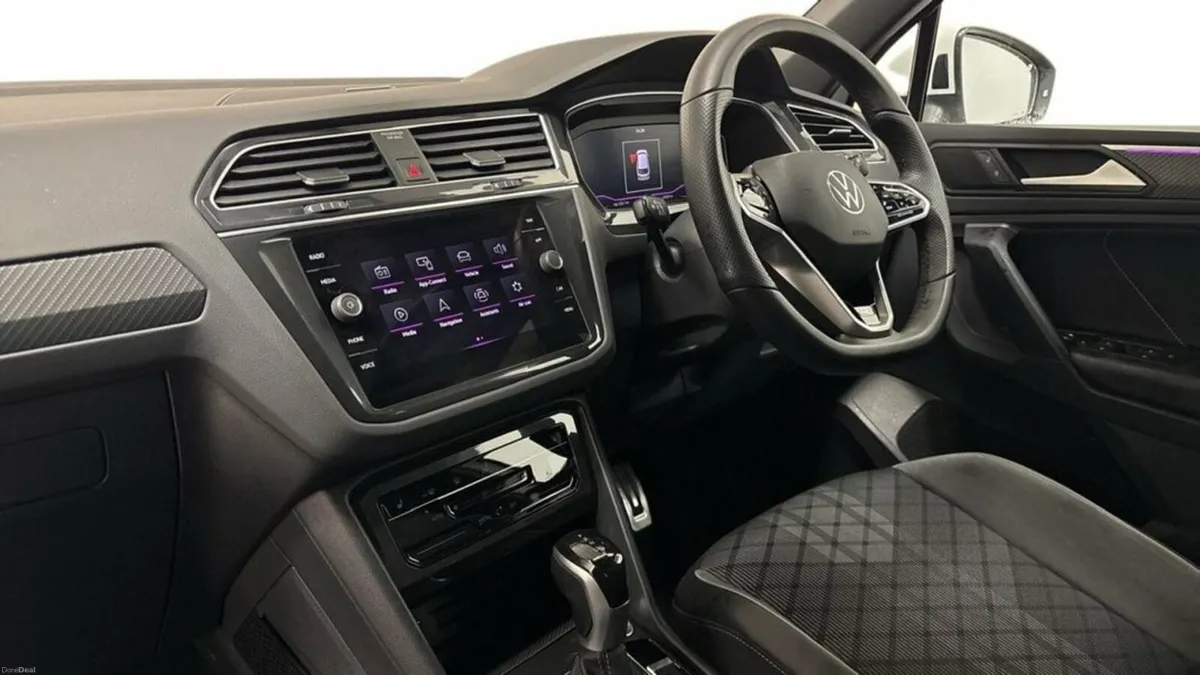 2.0 TDI R-Line SUV 5dr Diesel DSG Euro 6 (s/s) (15 - Image 4