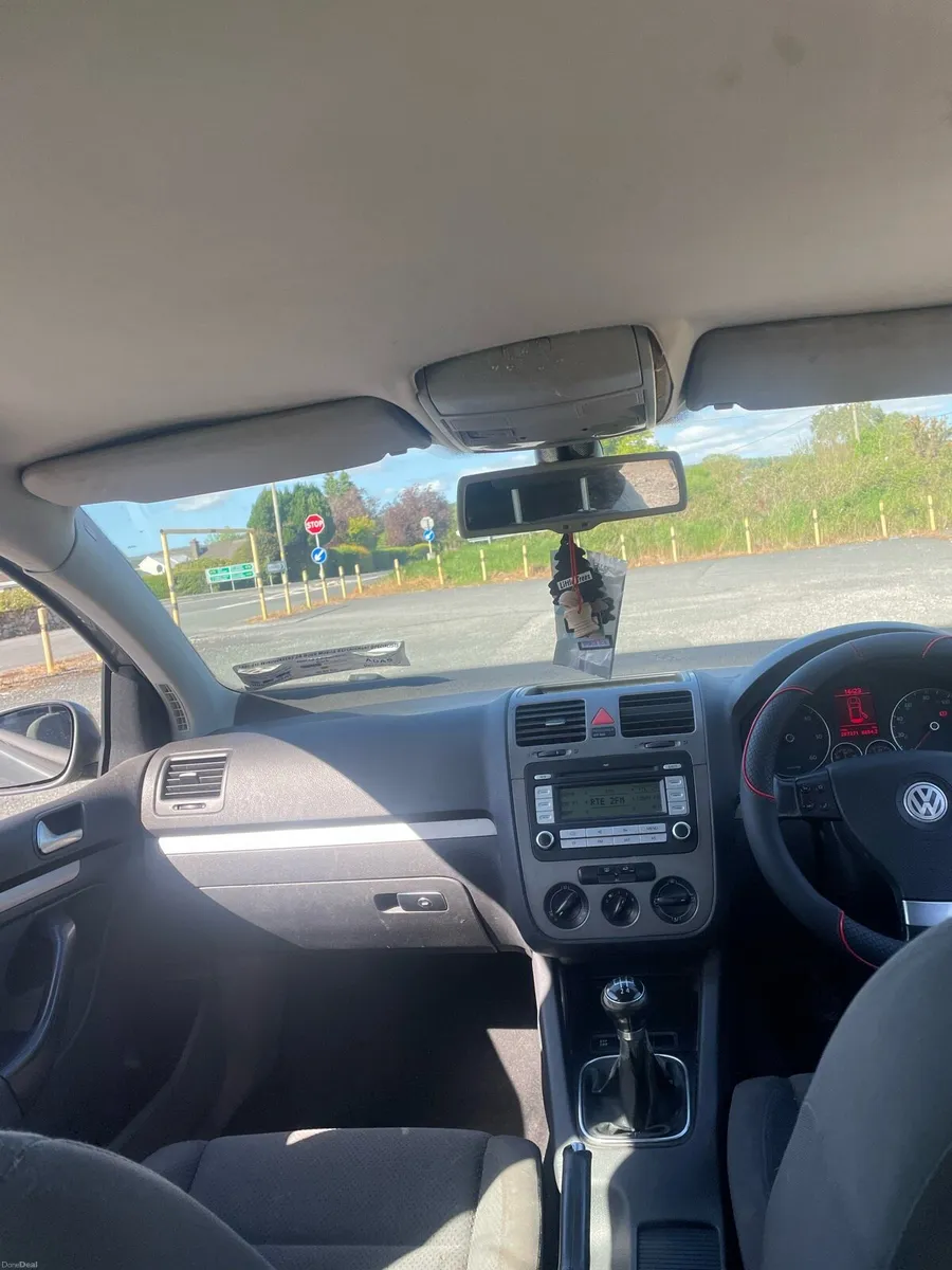 Volkswagen Golf - Image 4