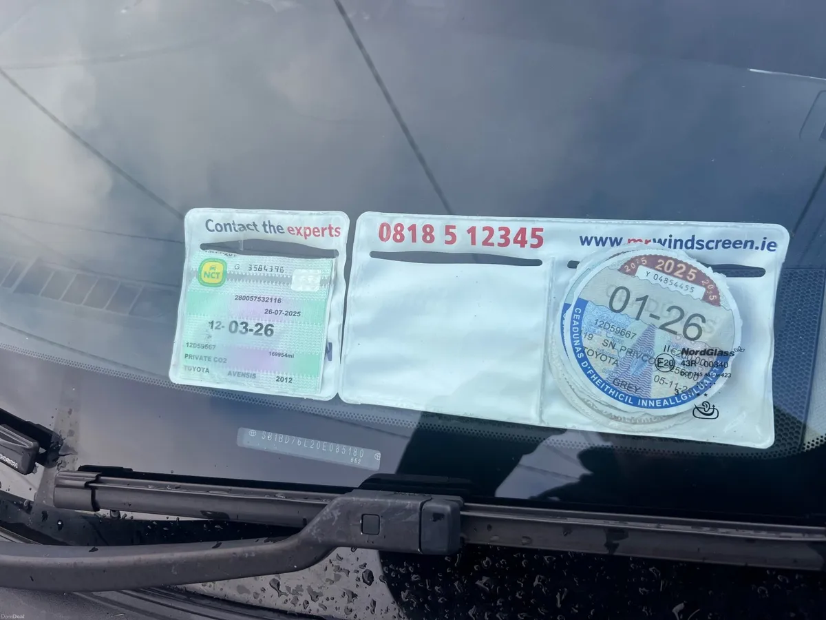 Toyota Avensis 2012 - Image 2