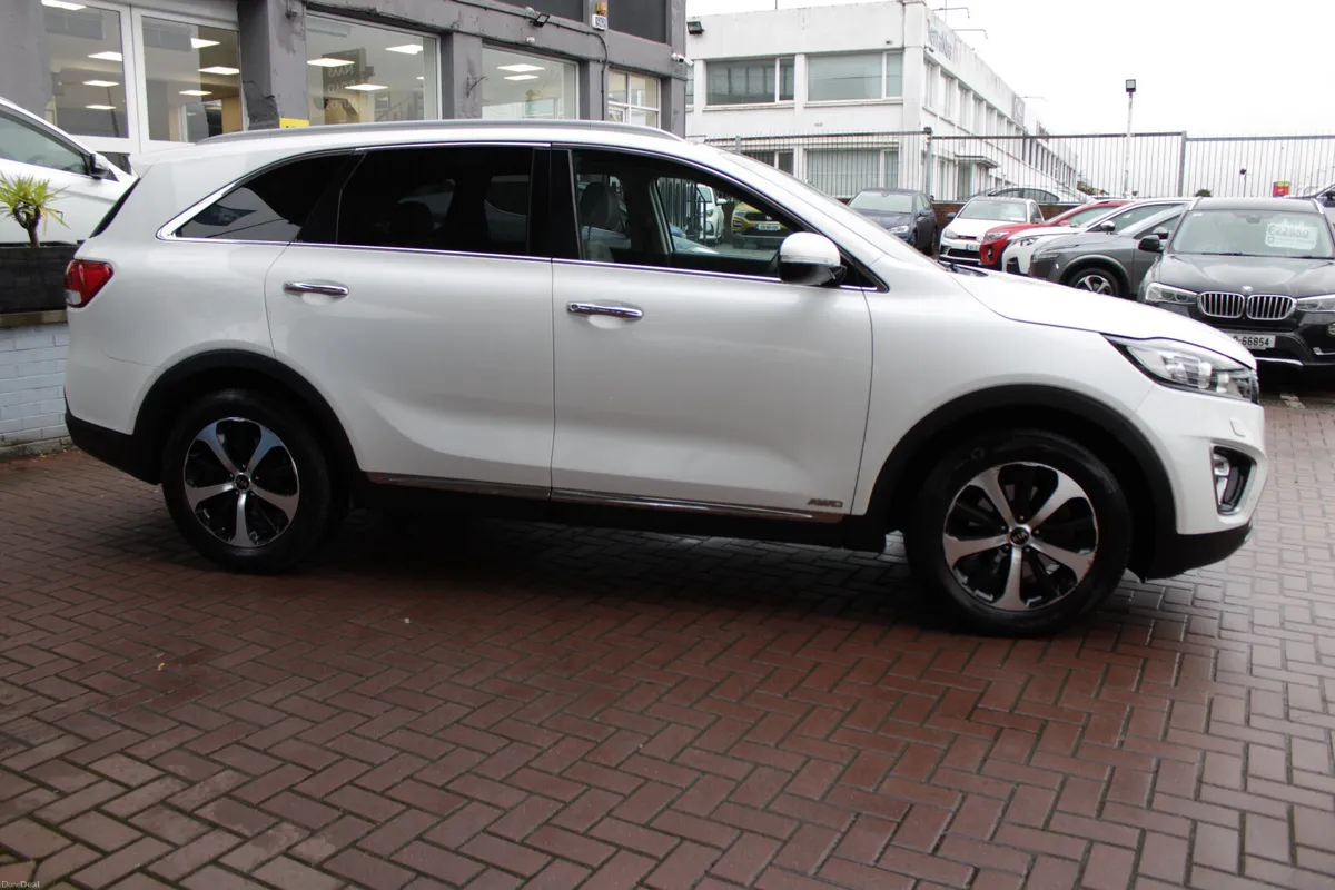 Kia Sorento 2017 - Image 3