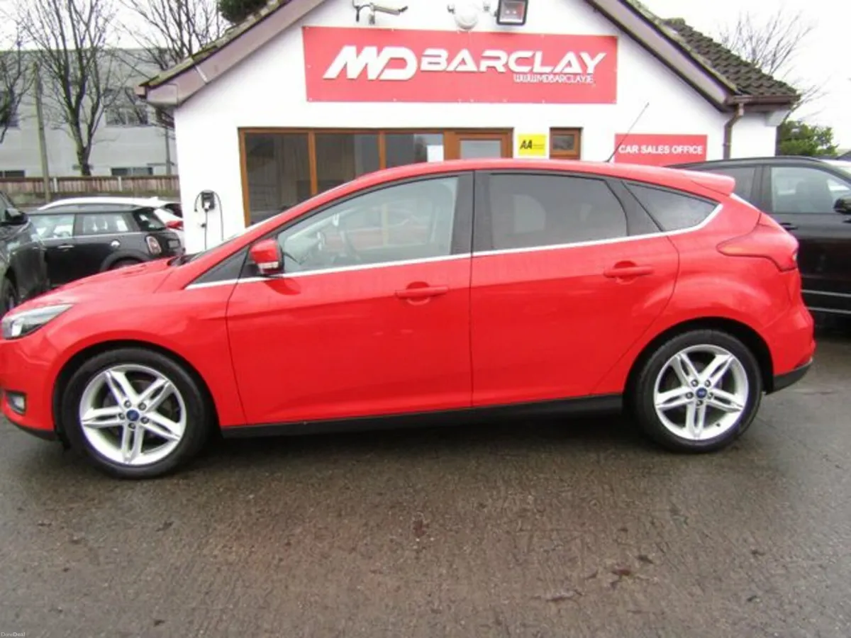 Ford Focus 1.0 Zetec Ecoboost 100PS 5DR - Image 2
