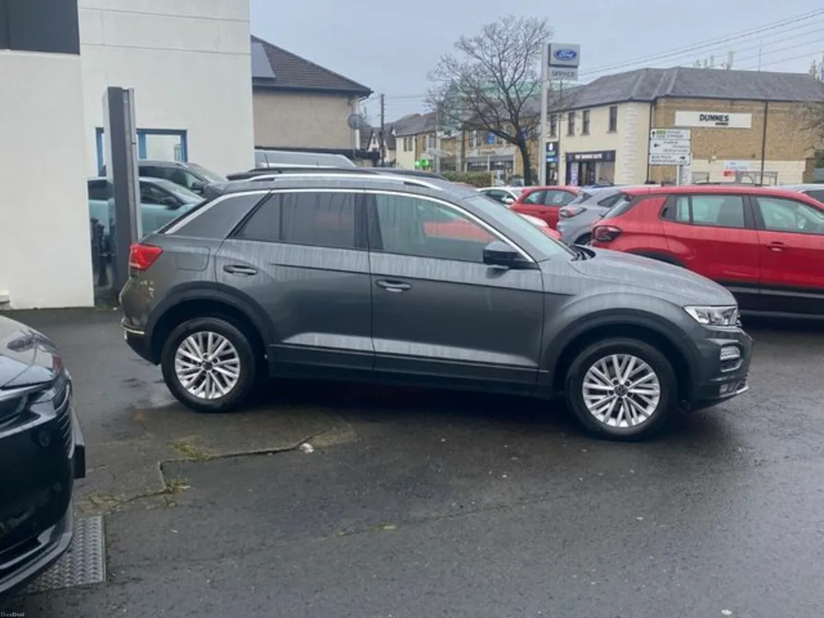 Volkswagen T-Roc Design 1.0 TSI M6F 110HP 5DR - Image 4