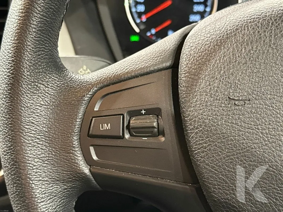 BMW 1-Series 1.5L AUTOMATIC - REVERSE CAMERA/PARKI - Image 4