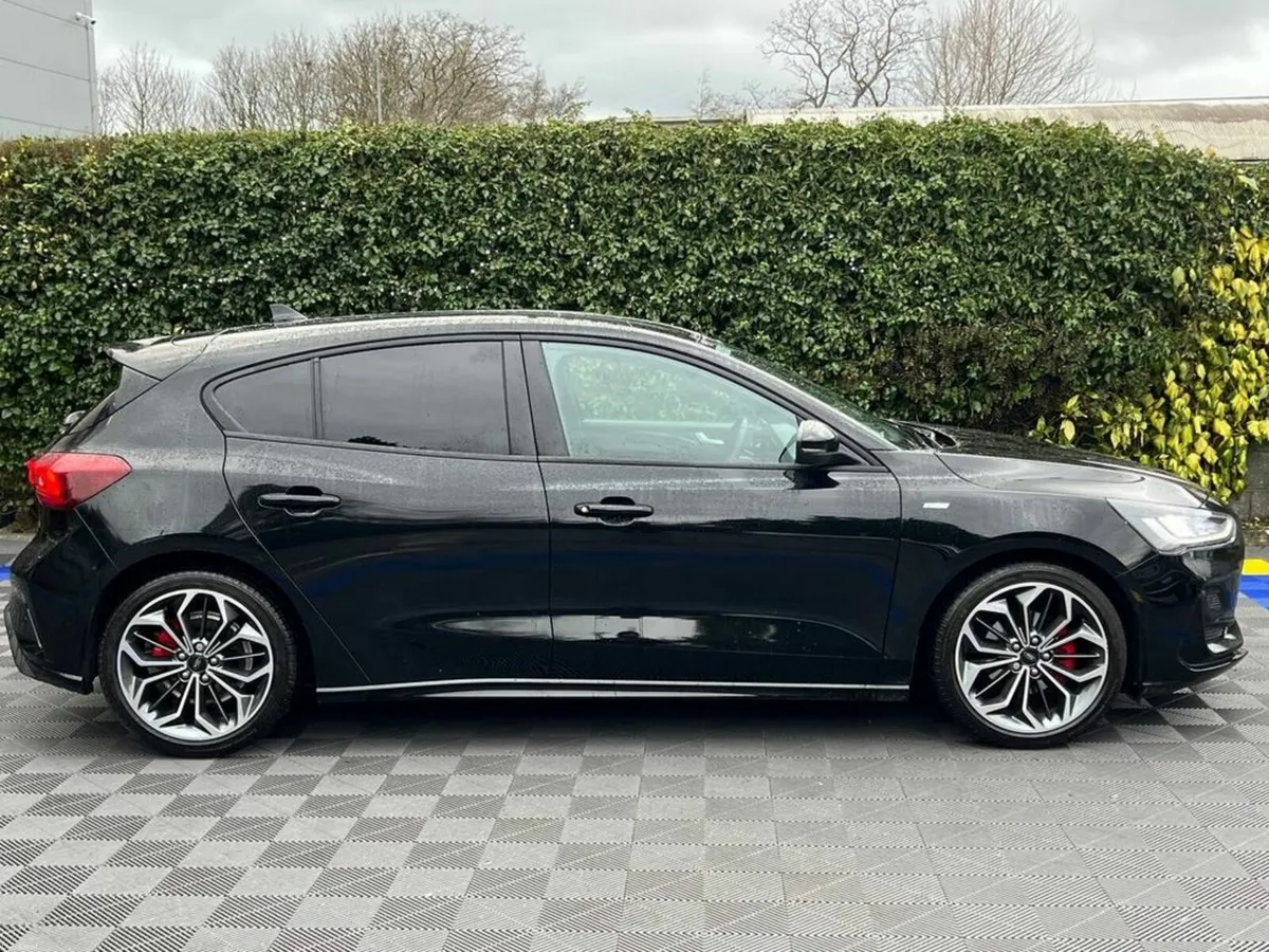 Ford Focus ST-LINE 1.0 HYBRID // VERY LOW MILEAGE - Image 2