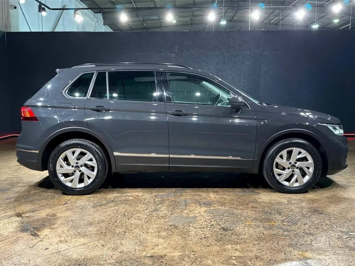 Volkswagen Tiguan HYBRID AUTOMATIC 1.4L TSI PHEV - - Image 3