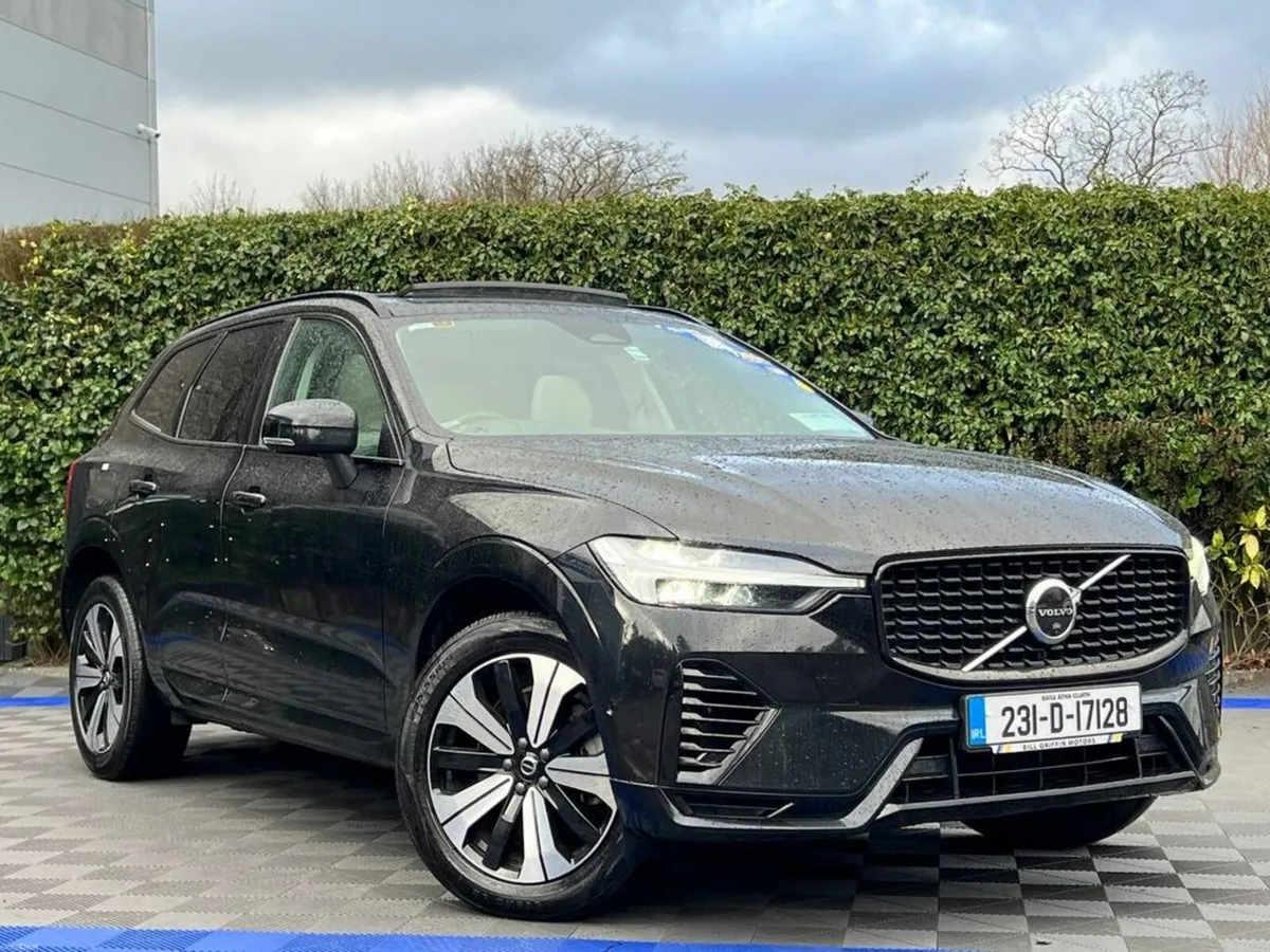 Volvo XC60 T6 PLUS DARK AWD 2.0 ** HUGE SPEC ** // - Image 3
