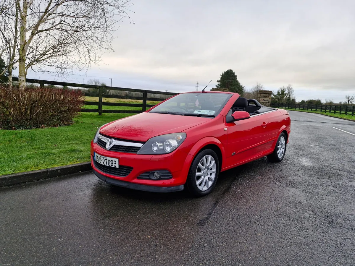 Vauxhall Astra   ( NCT and TAX ) ! - Image 2