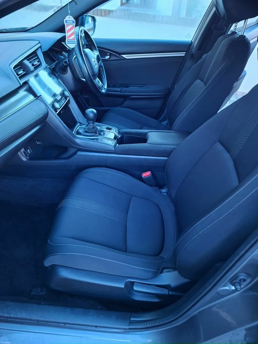 Honda Civic 2018 - Image 3
