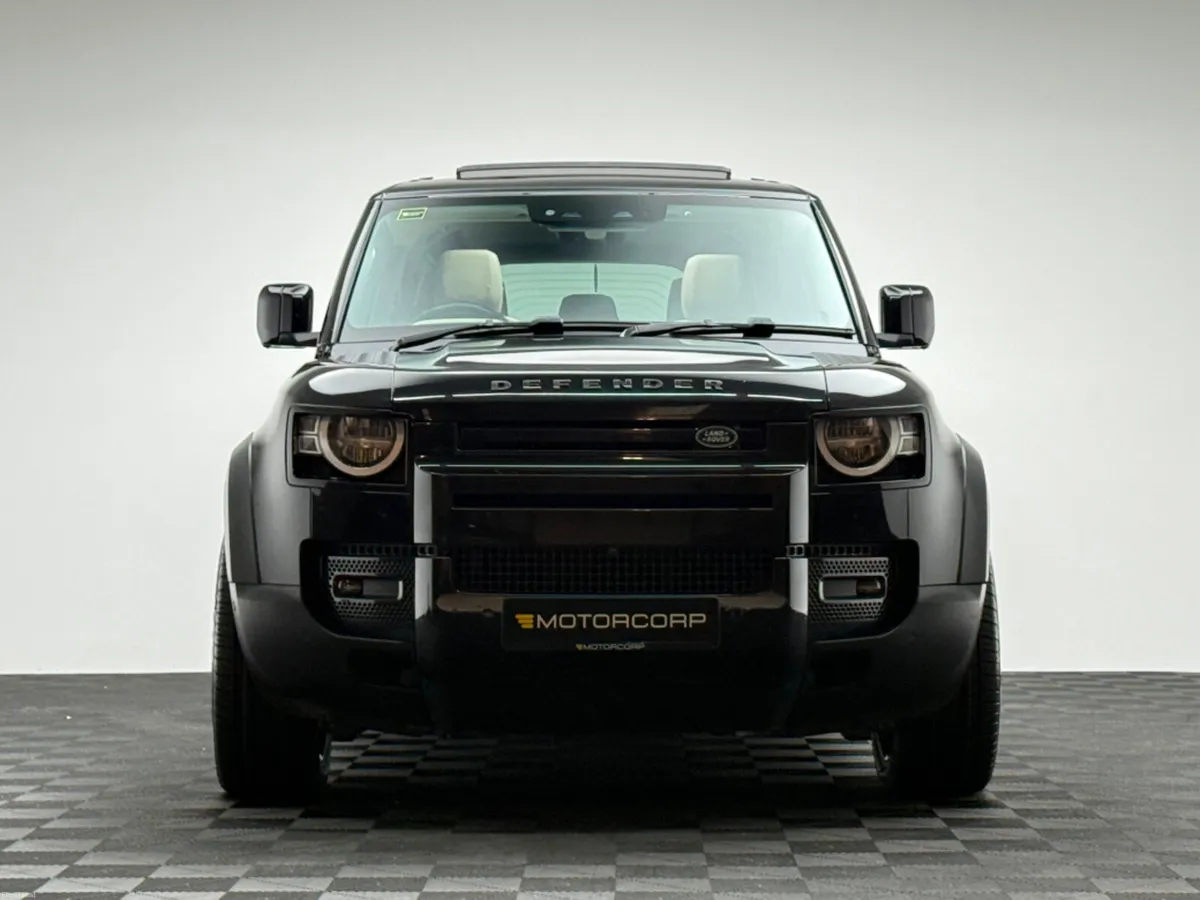 Land Rover Defender 110 S 2.0 SD4 240HP - Image 2