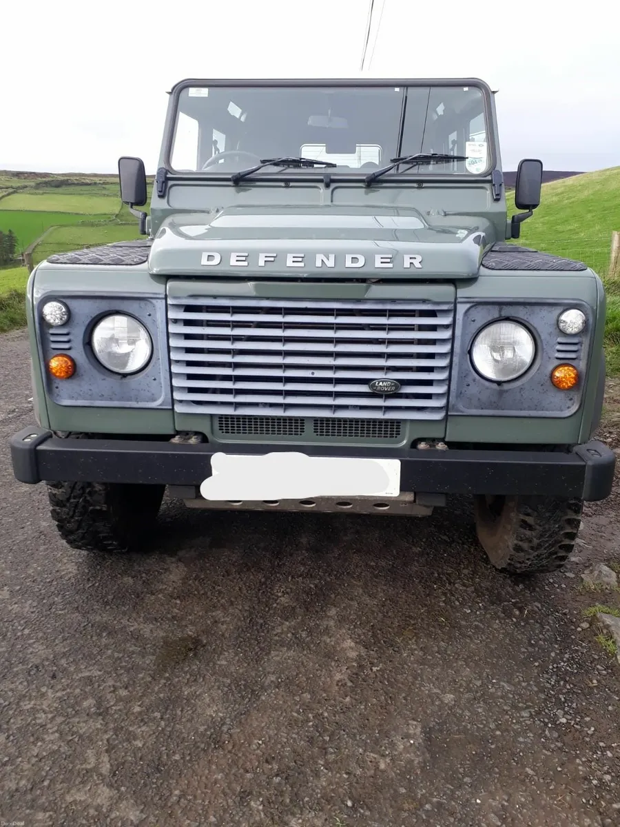 Land Rover Defender 2014 - Image 1