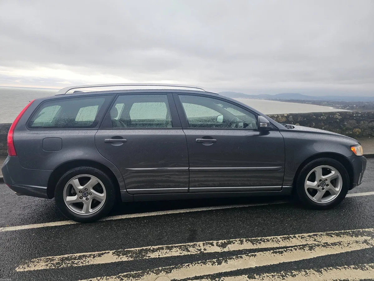 Volvo V50 *AUTOMATIC NEW NCT* - Image 4
