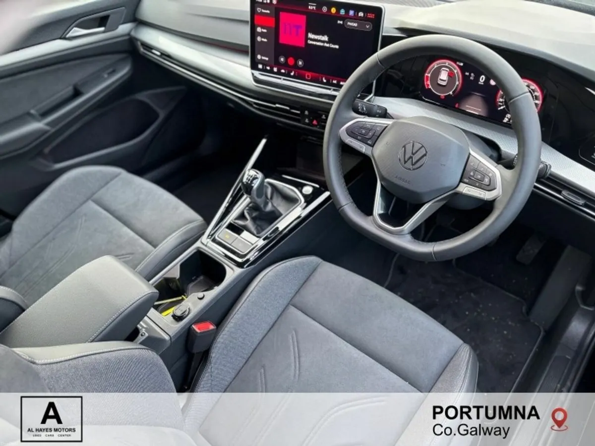Volkswagen Golf STYLE 2.0 TDI 116HP - Image 2