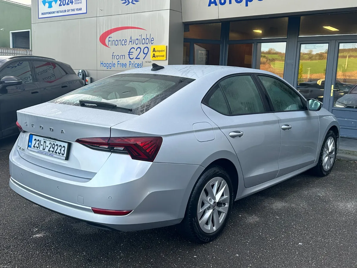 2.0 TDI AMBITION (115BHP) - SAVE 2000eur - Image 2