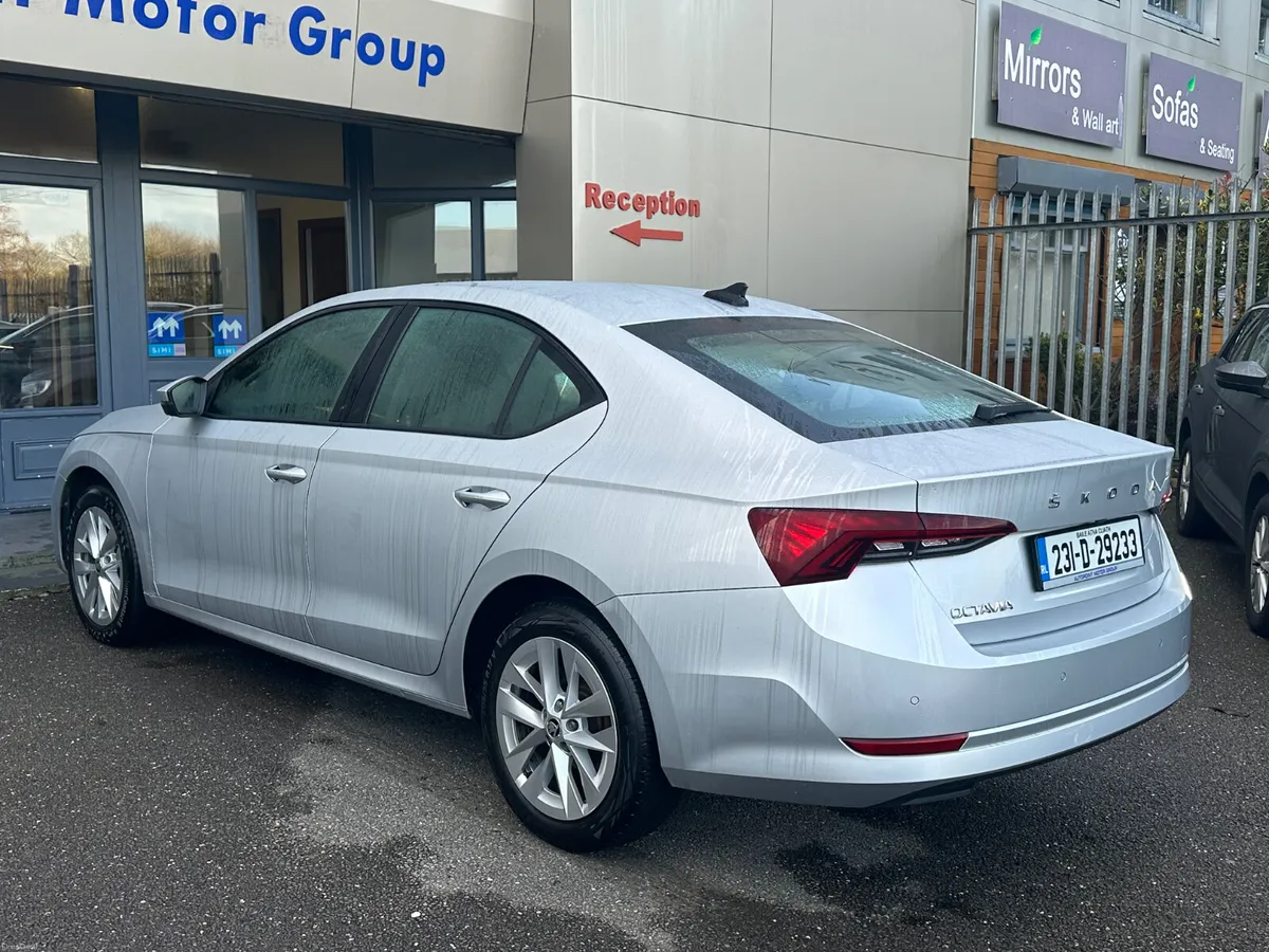 2.0 TDI AMBITION (115BHP) - SAVE 2000eur - Image 3