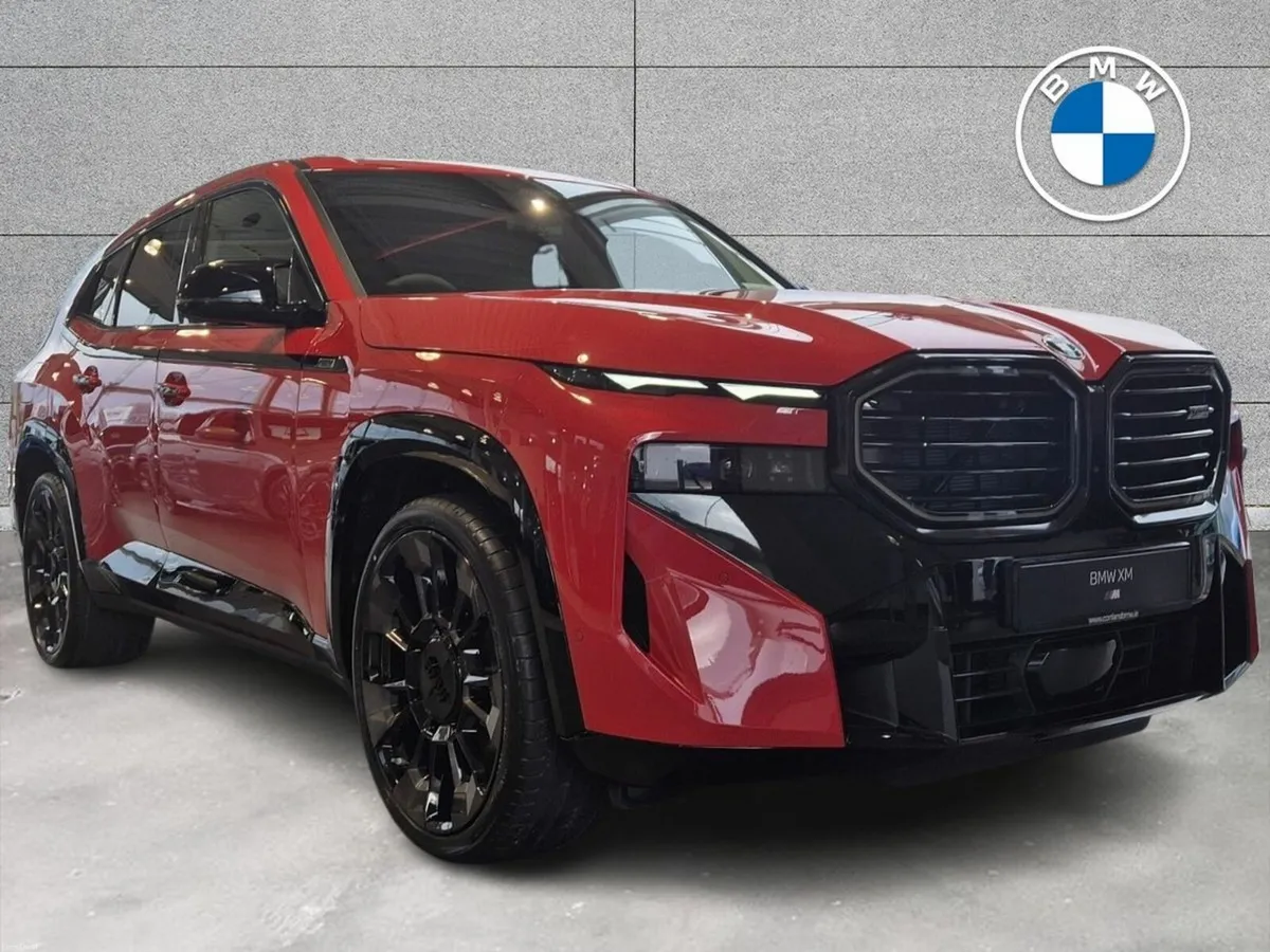 BMW XM 50e - Image 1