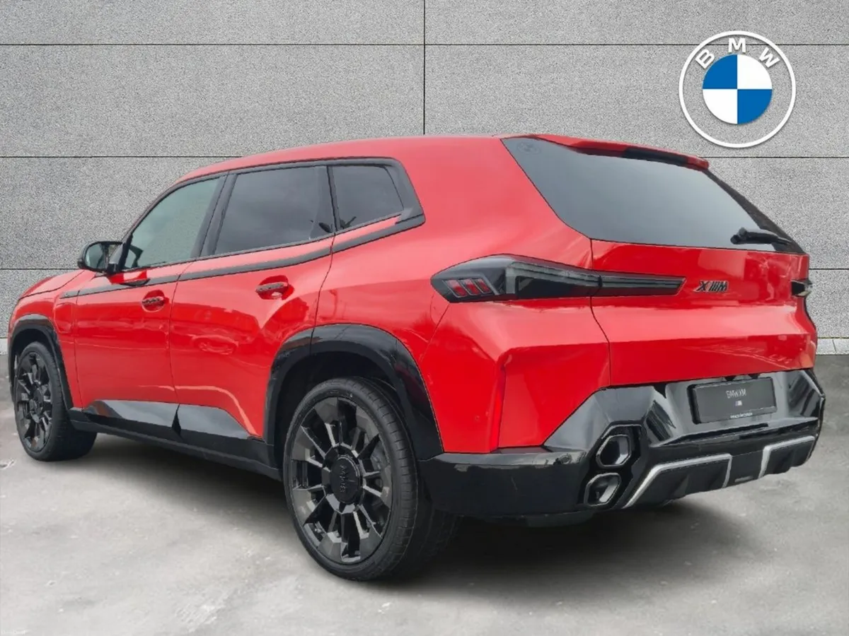 BMW XM 50e - Image 2