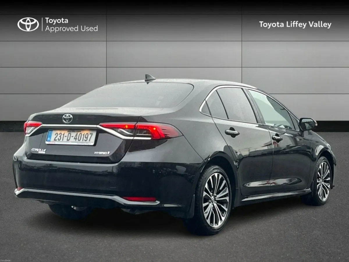 Toyota Corolla COROLLA LUNA SPORT HYBRID SALOON - Image 2