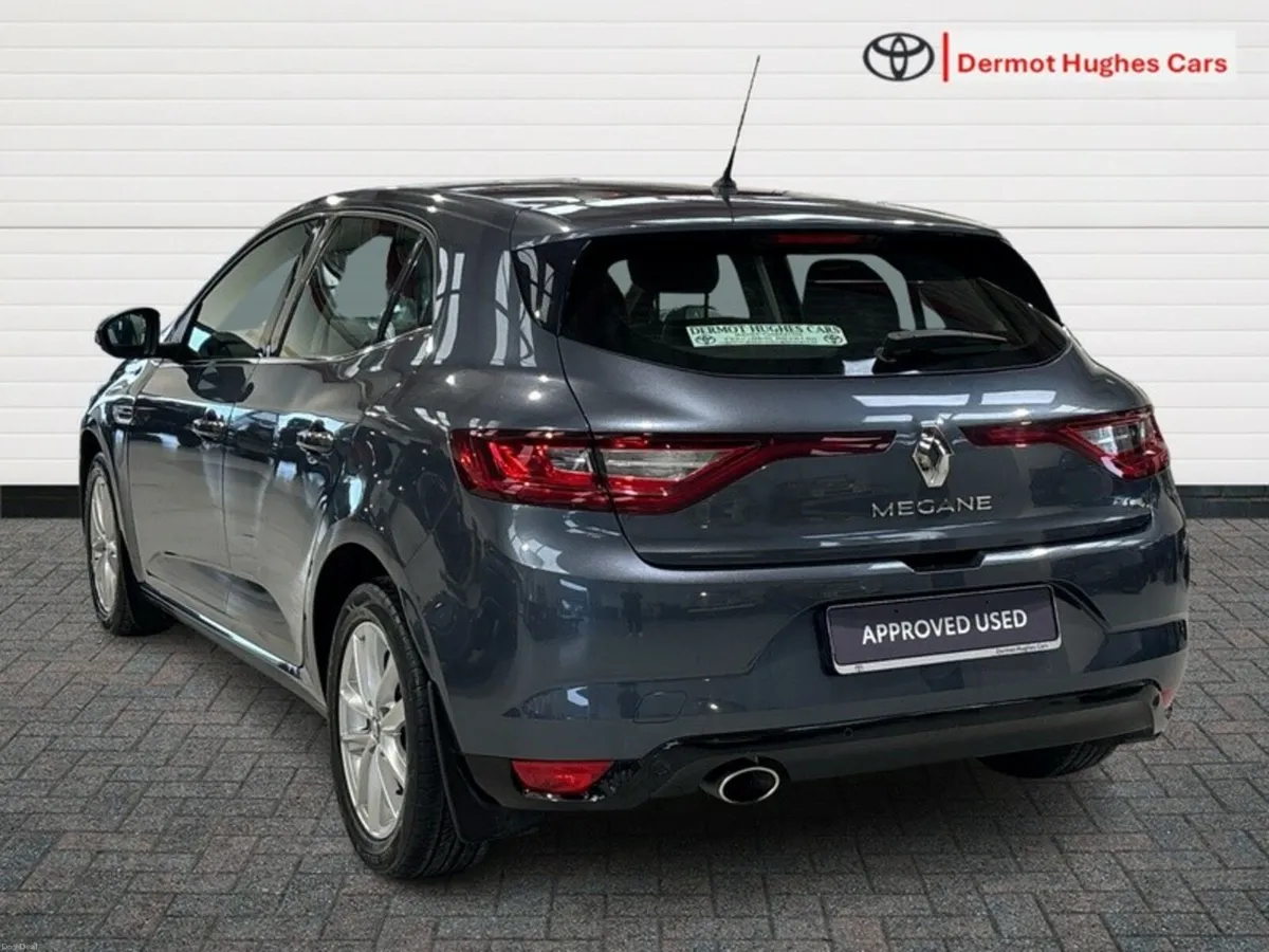 Renault Megane DYNAMIQUE NAV DCI 110 4DR - Image 2