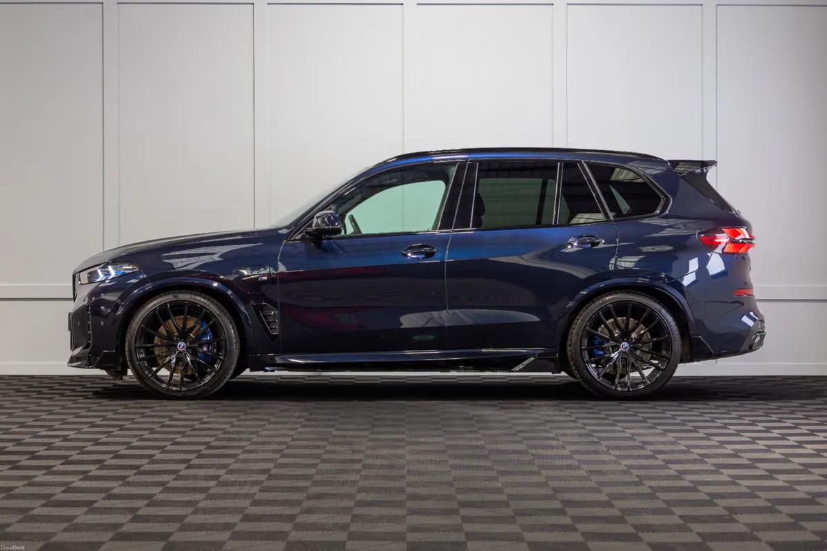 2024 BMW X5 X-Drive 50e M-Sport - Image 3