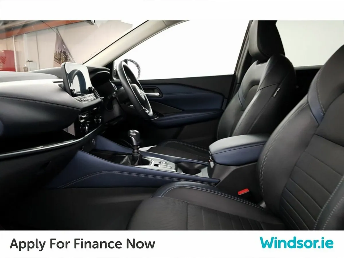 Nissan Qashqai 1.3 PET MILD HYBRID SV PREMIUM - Image 4