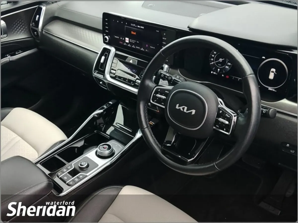 Kia Sorento 2.2 K3 4X2 Diesel 7 seats - Image 2