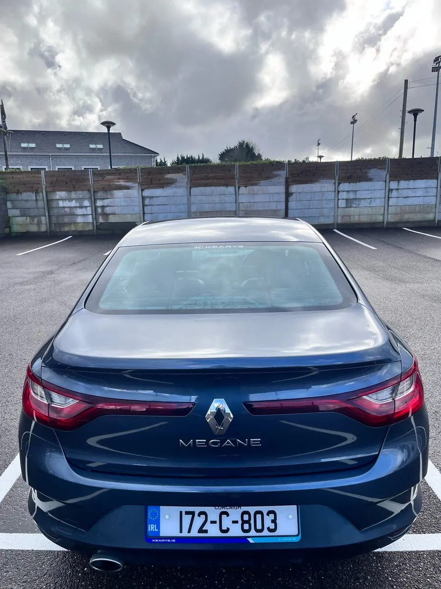 172 Renault Megane LOW MILEAGE - Image 3