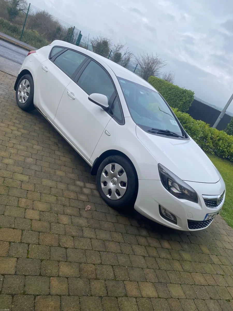 Vauxhall Astra 2012 - Image 1