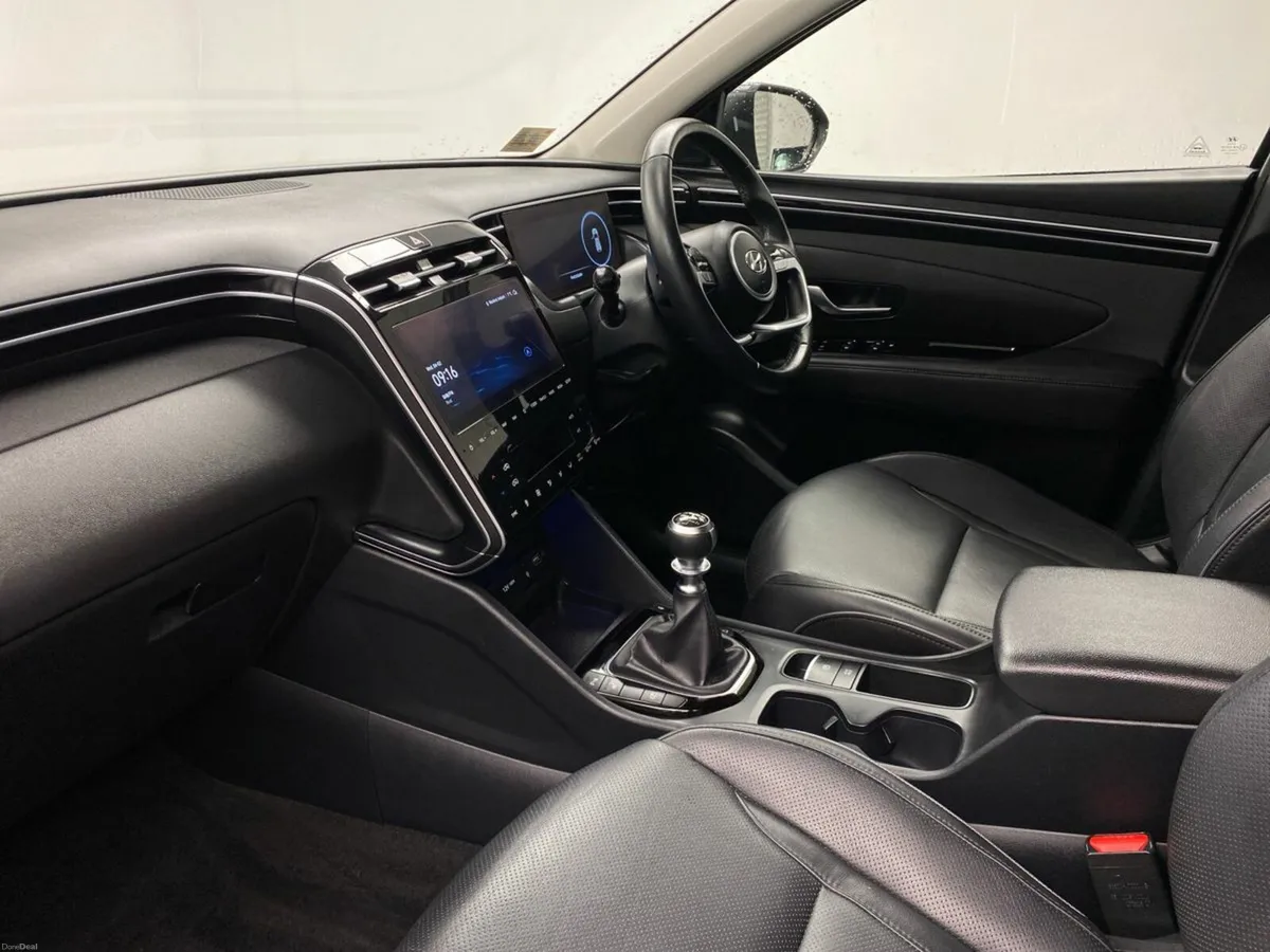 Hyundai Tucson 2WD Executive Plus - Image 2