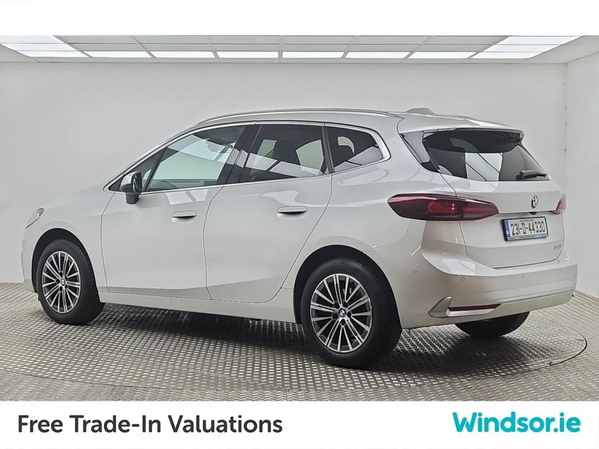 BMW 2-Series 220i Luxury Auto - Image 4