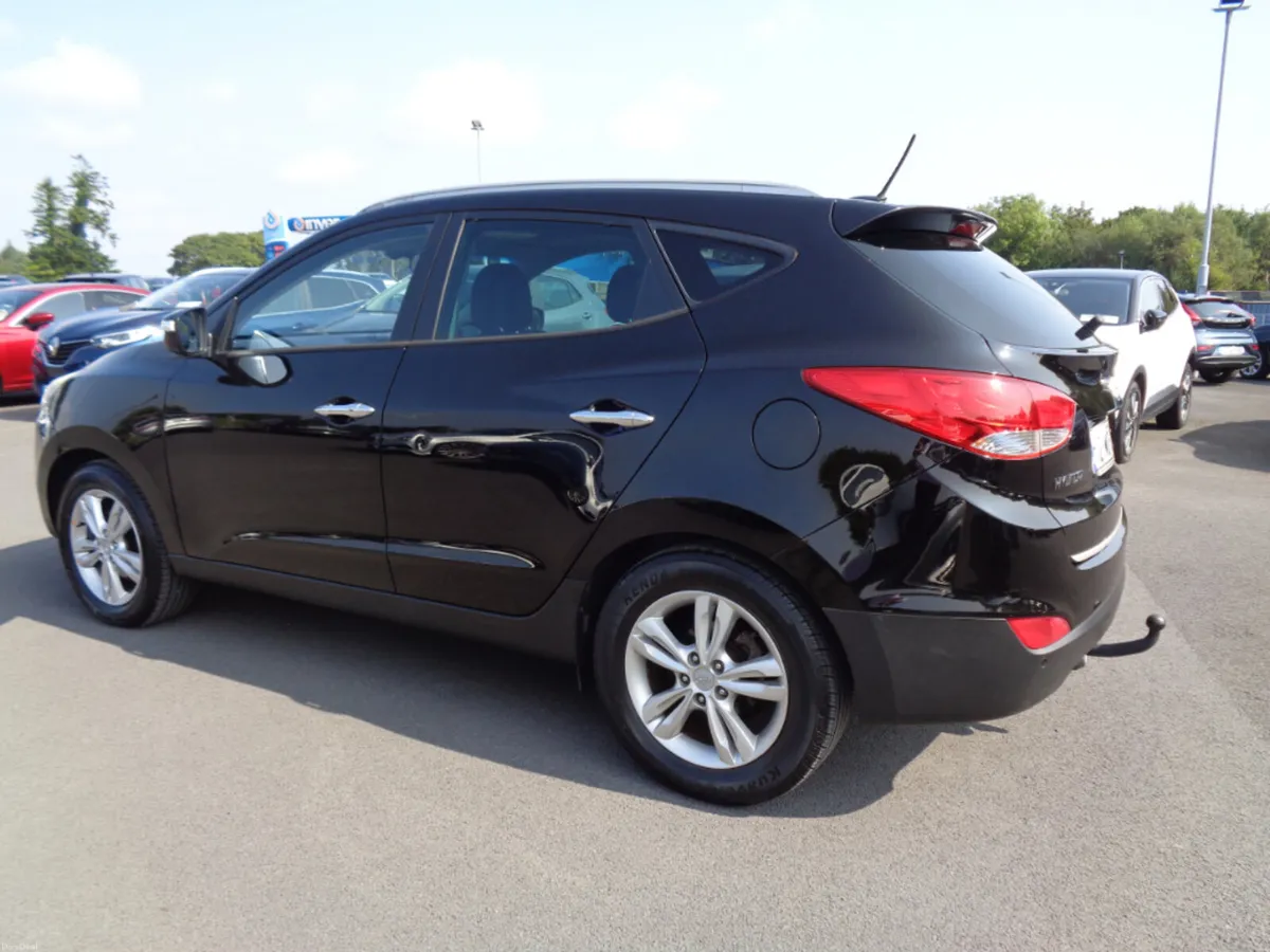Hyundai ix35 1.7 Crdi Premium 2WD 5DR - Image 3