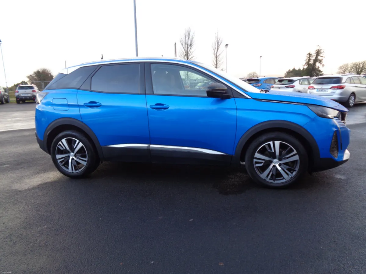 Peugeot 3008 Allure 1.5 Blue HDI 130bhp - Image 2