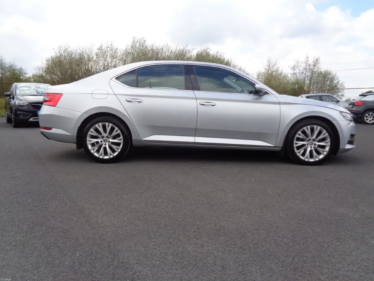 Skoda Superb Style 2.0tdi 150HP 5DR - Image 3