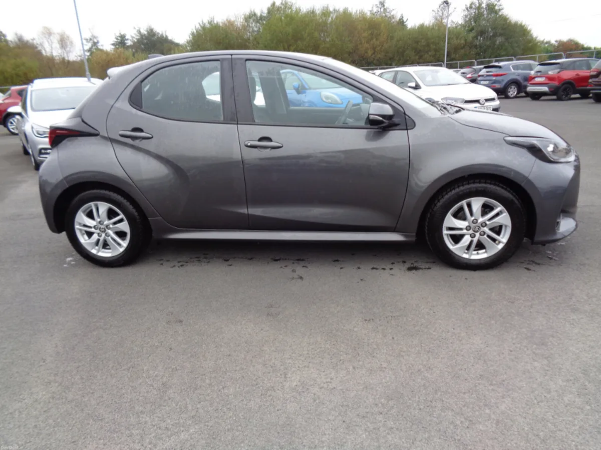 Toyota Yaris 1.0 Luna 4DR - Image 2