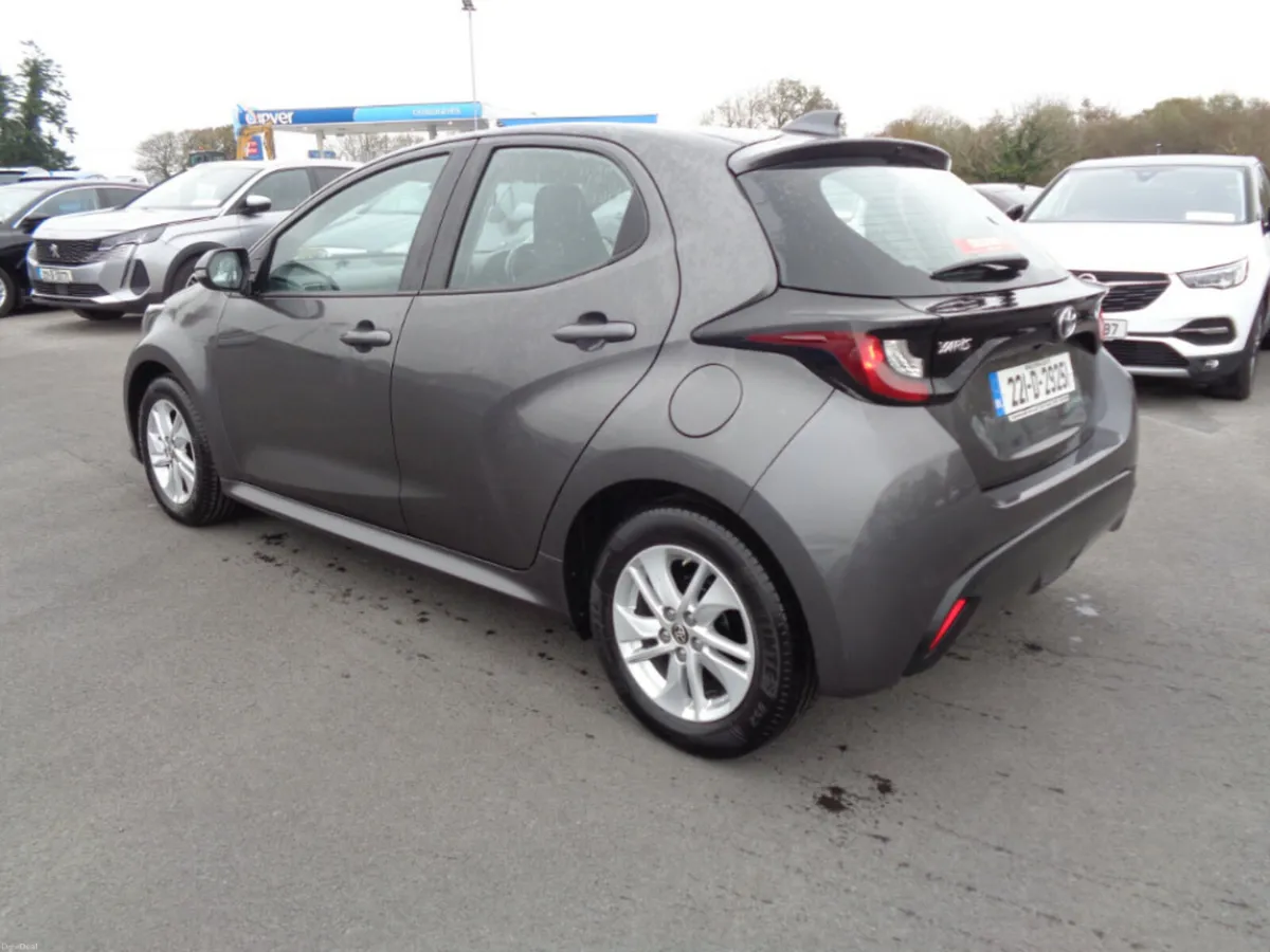 Toyota Yaris 1.0 Luna 4DR - Image 3