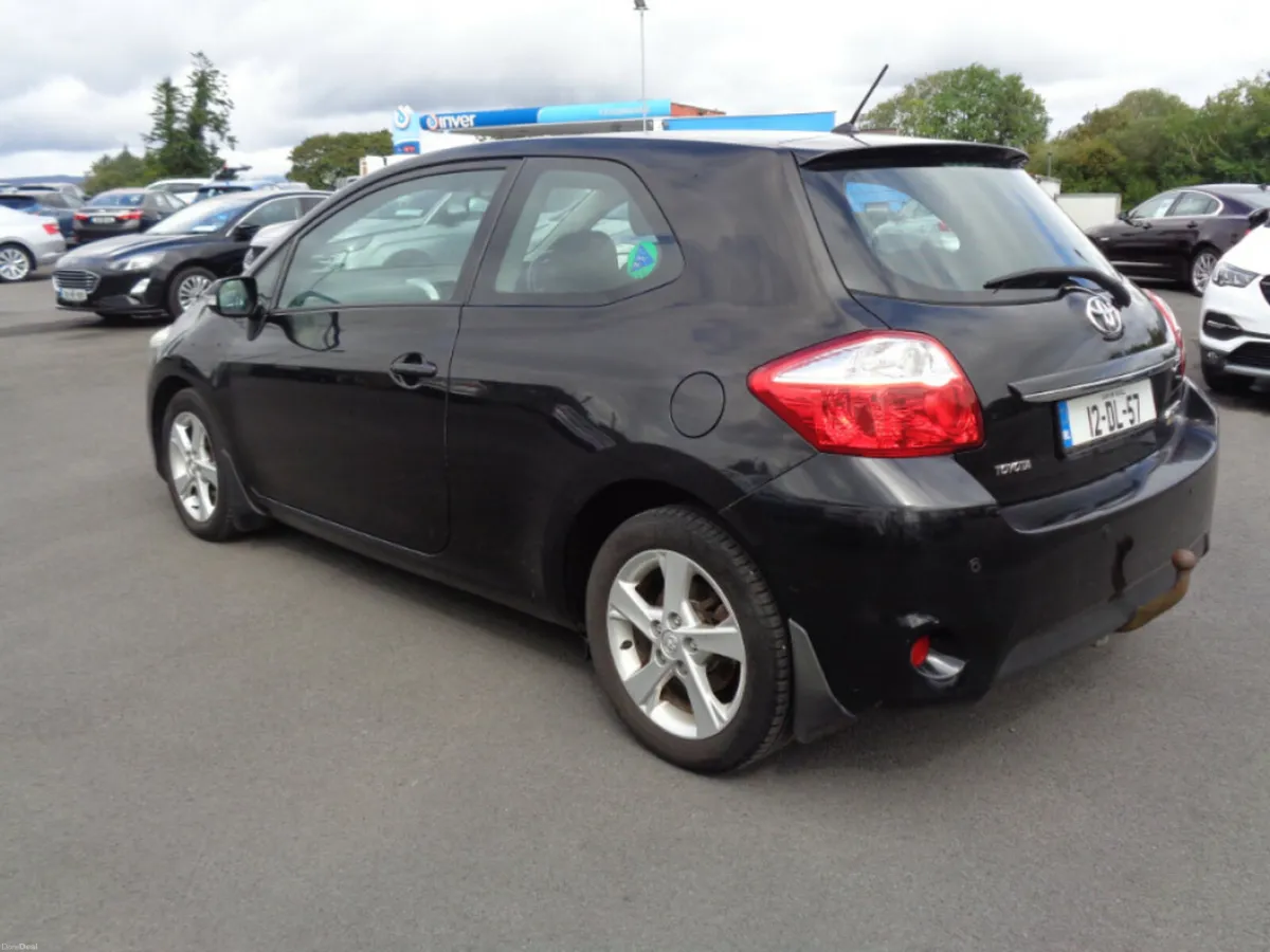 Toyota Auris 1.4 D4D SOL 2DR - Image 3