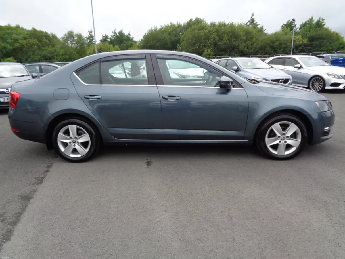 Skoda Octavia 1.6 TDI SE Technology 115PS 5DR - Image 2