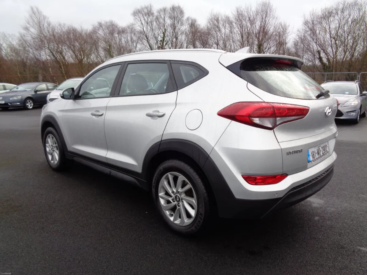 Hyundai Tucson 1.7 SE NAV 116PS 5DR - Image 3
