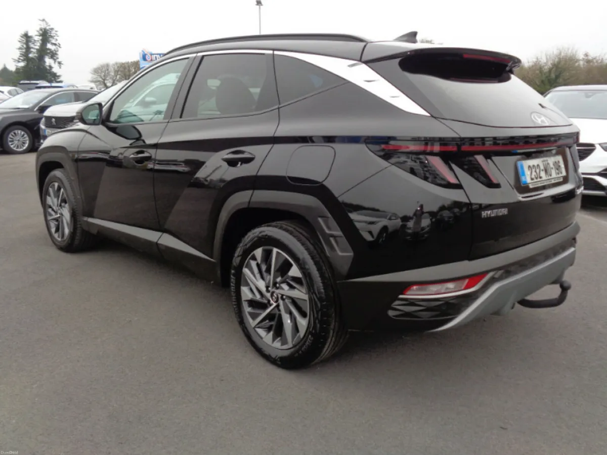 Hyundai Tucson ix35 Executive Plus 5DR - Image 3