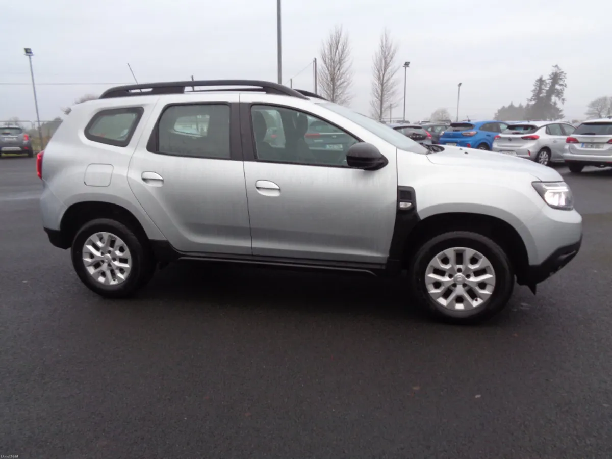 Dacia Duster Comfort 4X2 5DR - Image 2