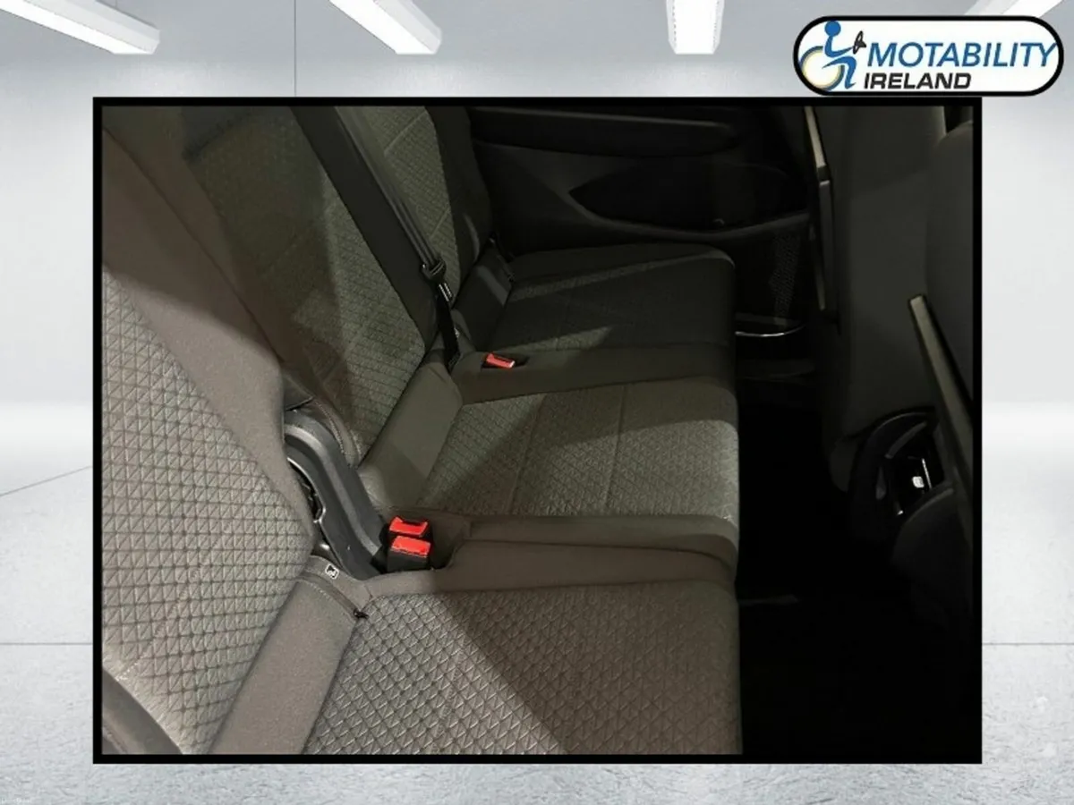 Ford Tourneo Connect Wheelchair Accessible - Image 6