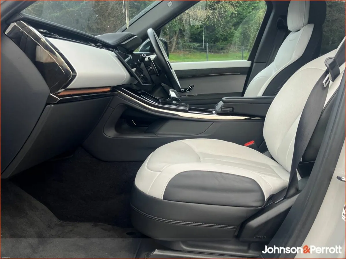 Land Rover Range Rover Sport SWB 3.0 I6 PHEV SE (L - Image 4