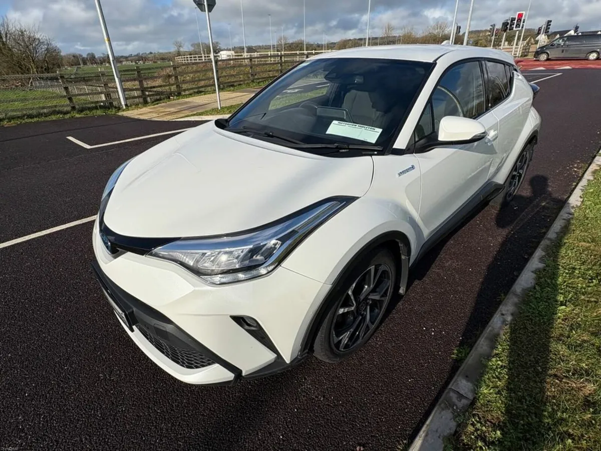 Toyota C-HR 1.8 Hybrid Sport 4DR Auto - Image 4