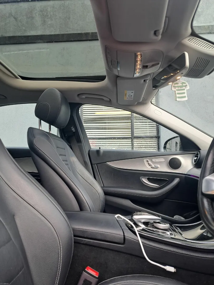 Mercedes-Benz E-Class  Executive 2017 - Image 3