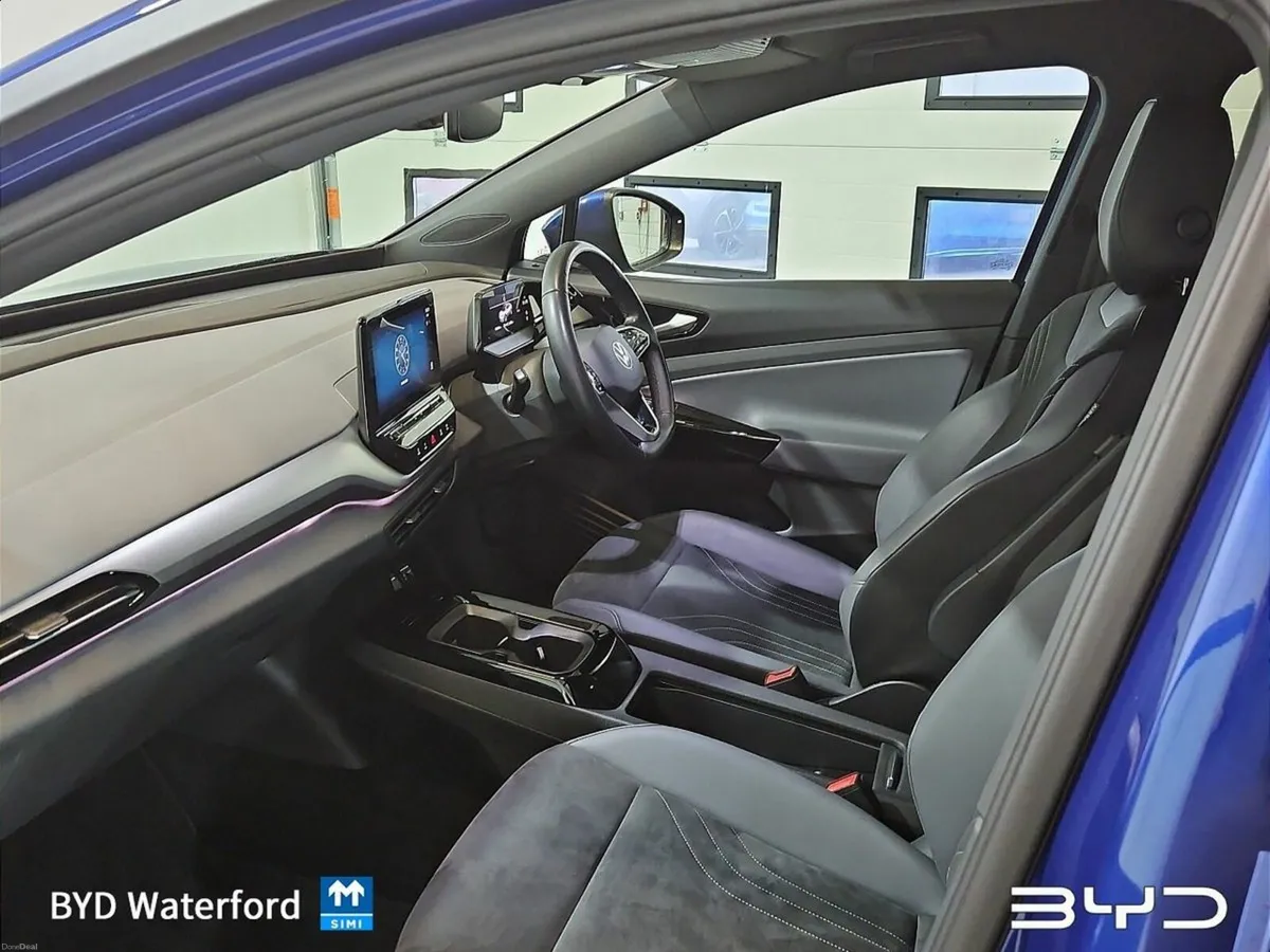 Volkswagen ID.4 LIFE DX 77kWh Battery - Reversing - Image 4