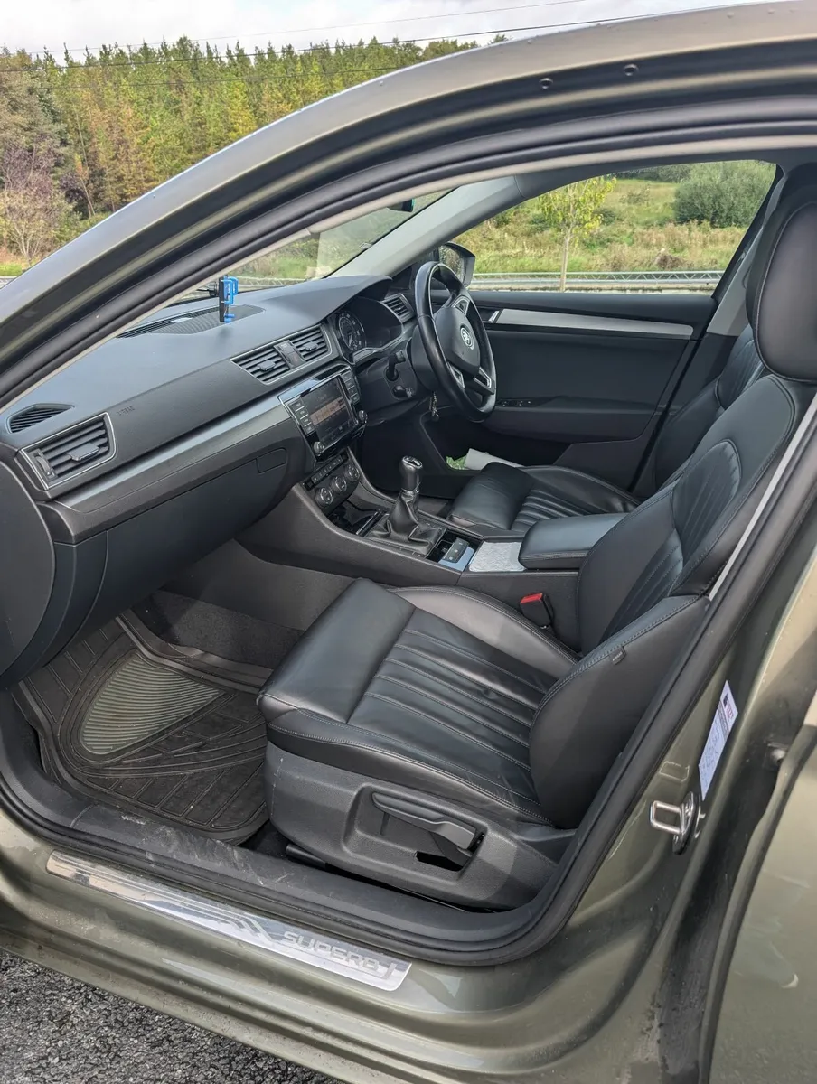 Skoda Superb 2017 - Image 3