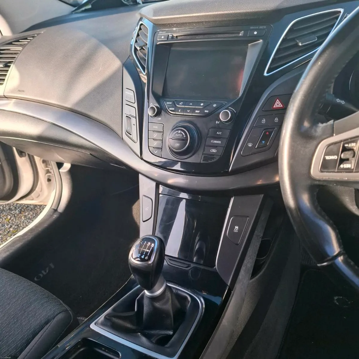 *** Hyundai i40 2014 *** Manual - Image 4