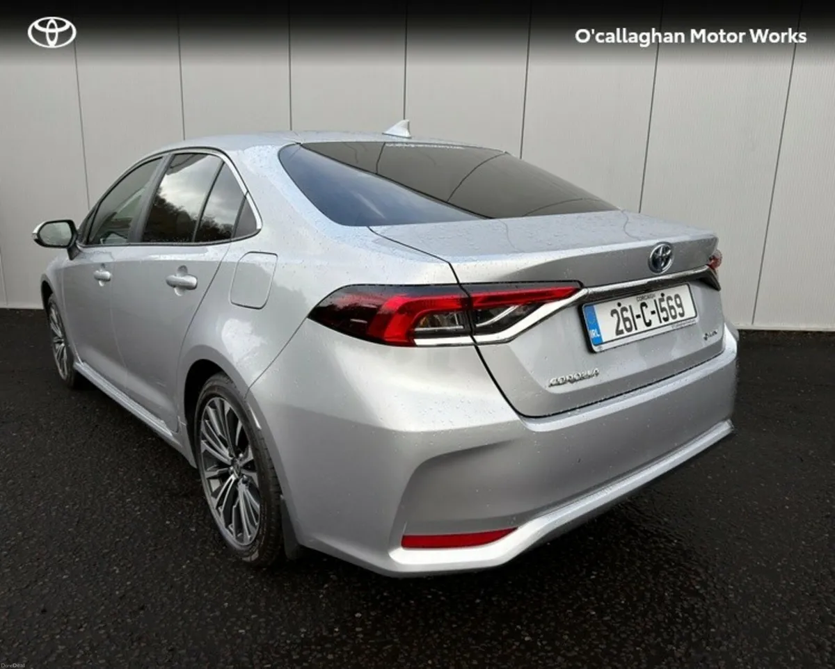 Toyota Corolla COROLLA SALOON LUNA SPORT - Image 3